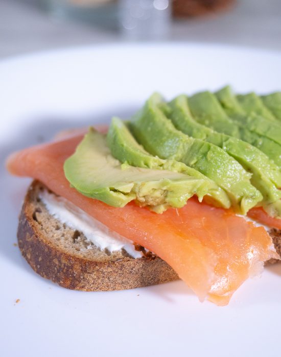 Toast saumon avocat